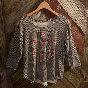 Cute Top with puffy flowers on it